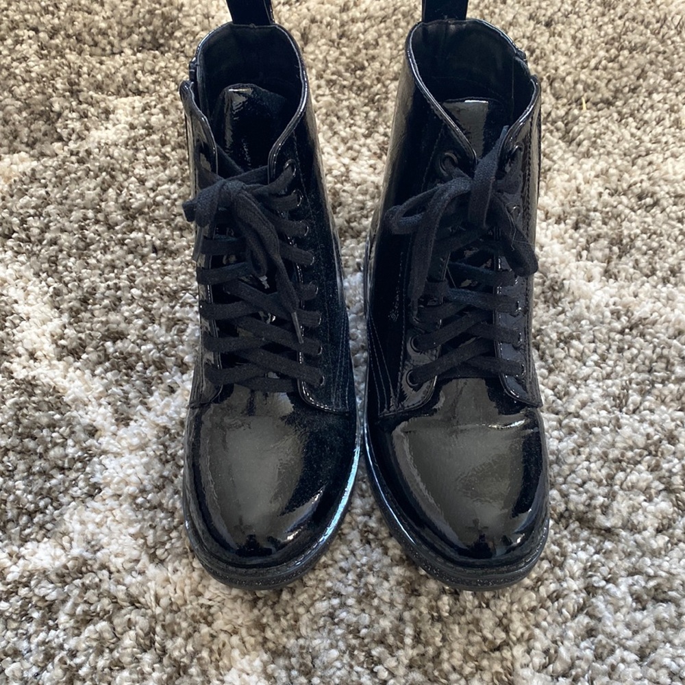 Combat boot